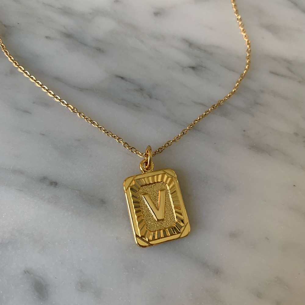 New Gold Plated Stainless Steel V Letter necklace